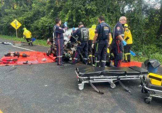 Quatro pessoas morrem e duas ficam em estado grave após acidente na BR-282, em SC